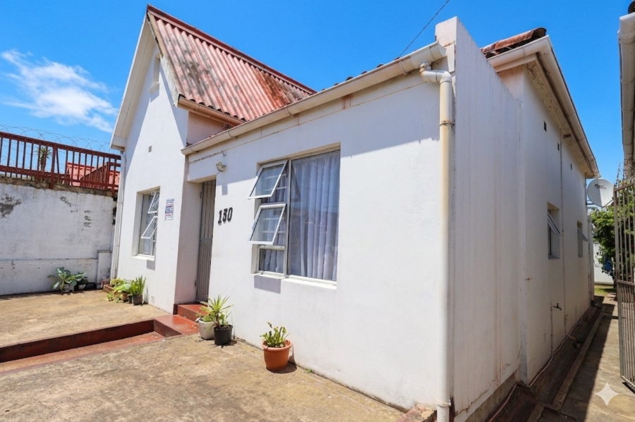 5 Bedroom Property for Sale in Quigney Eastern Cape